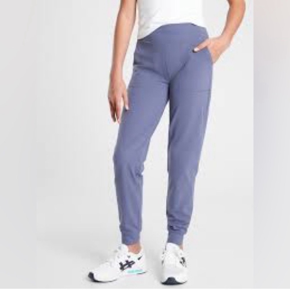 Athleta Girls Powervita Jogger in Stormy Sky Size M 8/10